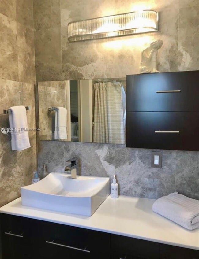 Building Photo - 7 NW 116th St