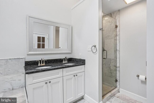 Building Photo - 417 Winding Rose Dr