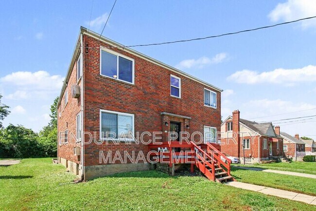 Building Photo - 629 Maple Dr