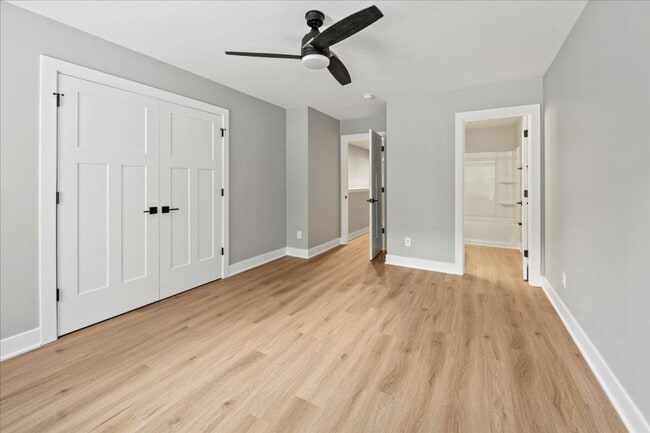 Building Photo - 617 W 39th St