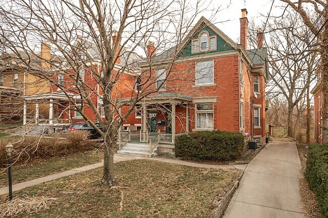 Building Photo - 808 Academy Ave