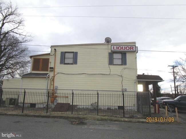Building Photo - 4259 Southern Ave SE