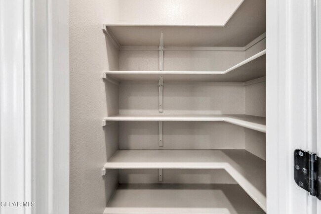 Building Photo - 1644 Folkstone St