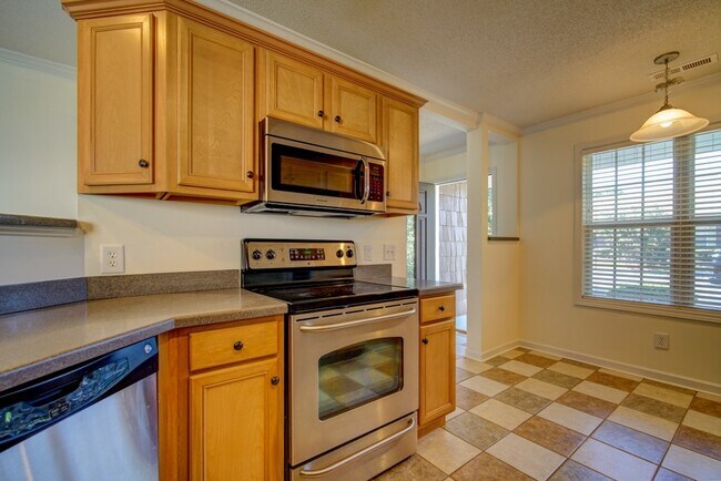 Building Photo - Large 2 BR, 2 BA Dual Master Suite in Boiling Springs Convenient to Shopping, Dining, Easy Access...