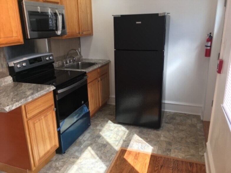 Building Photo - 1535 Sellers St