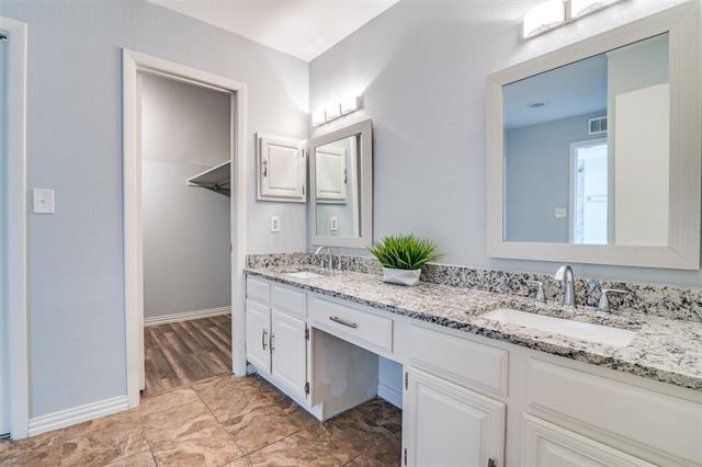 Building Photo - 438 Yacht Club Dr