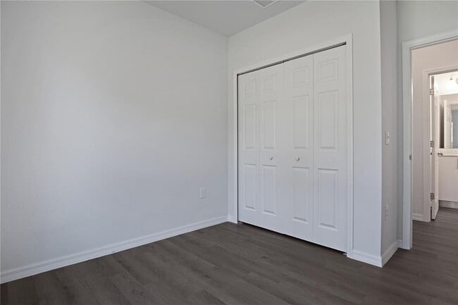 Building Photo - 1311 Hillsborough Ln