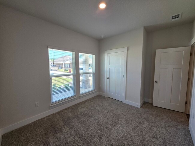 Building Photo - 5839 Sargassum Ln