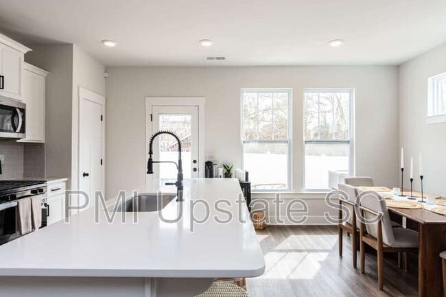 Building Photo - 1069 Millison Pl