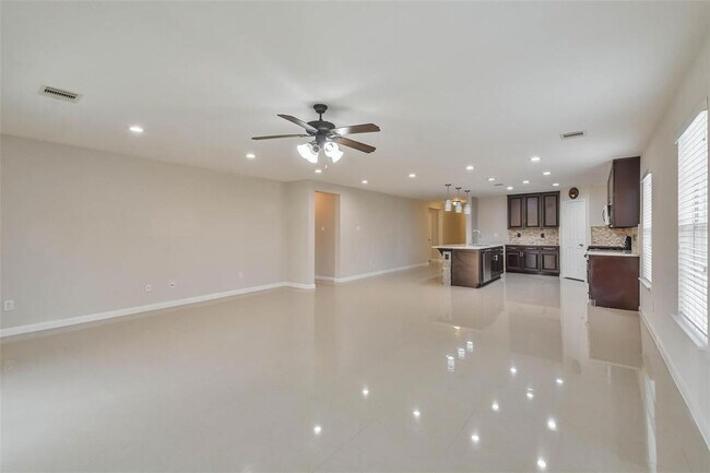 Building Photo - 7718 Shavano Ln