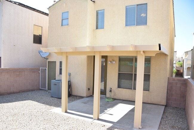 Building Photo - SW - SPRING VALLEY 2 STORY HOME