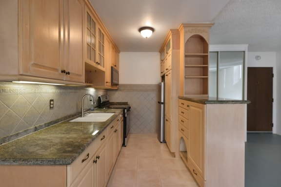 Building Photo - 250 Linden Ave