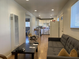 Building Photo - 815 W 134th St