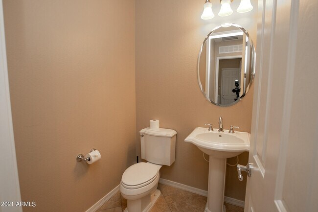 Building Photo - 5528 W Alyssa Ln