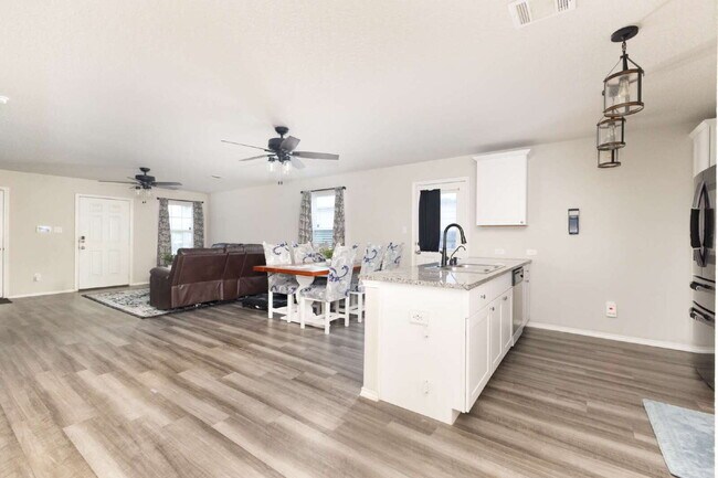 Building Photo - Smart. Stylish. Ready to Welcome You Home!