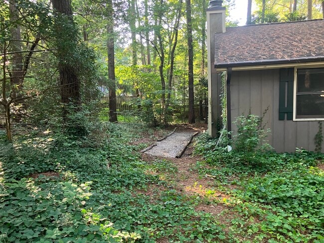 Building Photo - 285 High Meadow Dr