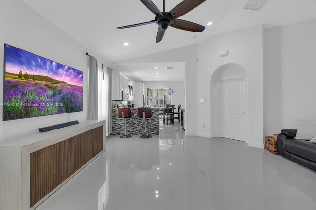 Building Photo - 3920 NE 13th Dr