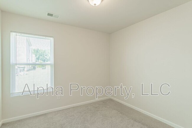 Building Photo - 304 Long Grove Ln