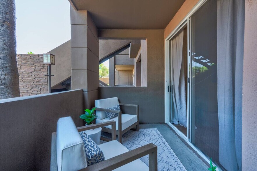 Building Photo - 7009 E Acoma Dr