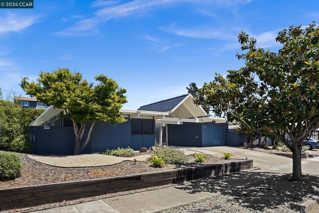 Building Photo - 8010 Shay Dr