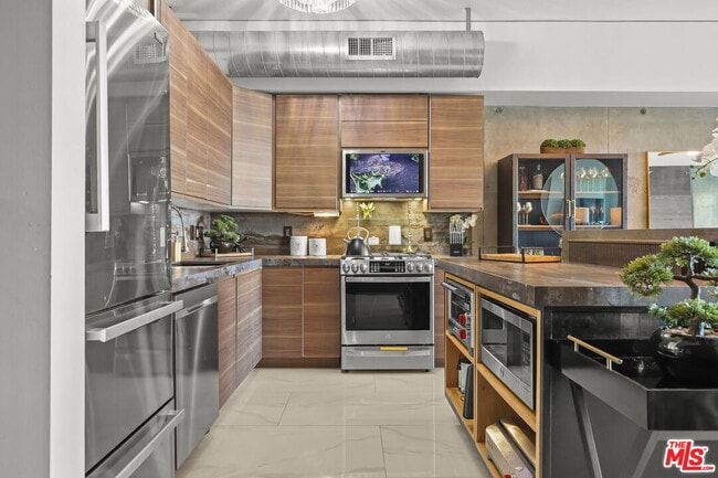 Building Photo - 1111 S Grand Ave