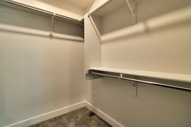 Building Photo - 67 E 500 S