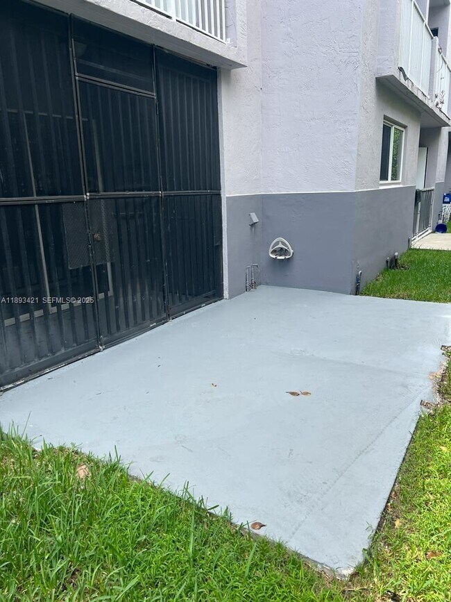 Building Photo - 2670 W 76th St