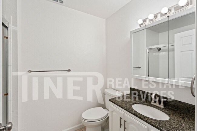 Building Photo - 2815 Erin Dr