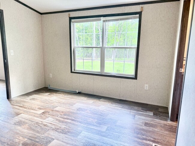 Building Photo - Nearly new 3 bedroom mobile home on a big ...