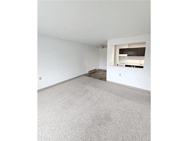 Building Photo - 306 S East St