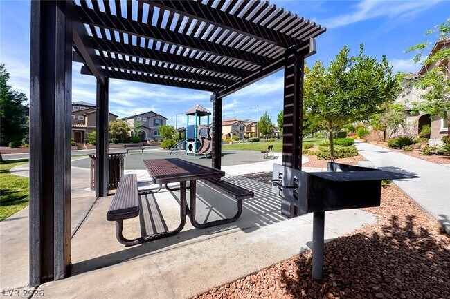 Building Photo - 10634 Sariah Skye Ave