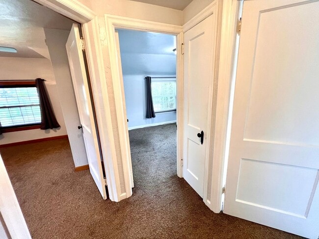 Building Photo - Sewickley - 3 Bedroom 2 Bathroom - Charmin...