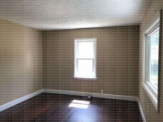 Building Photo - 1724 Parkamo Ave 3BR/1BA (East Hamilton)