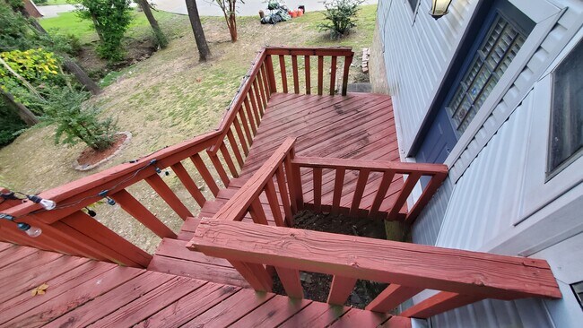 Building Photo - 1 Pine Way Ct