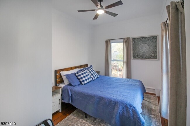 Building Photo - 405 Mt Hermon Rd