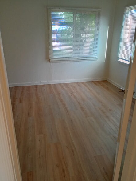 Building Photo - 52 W 100 S