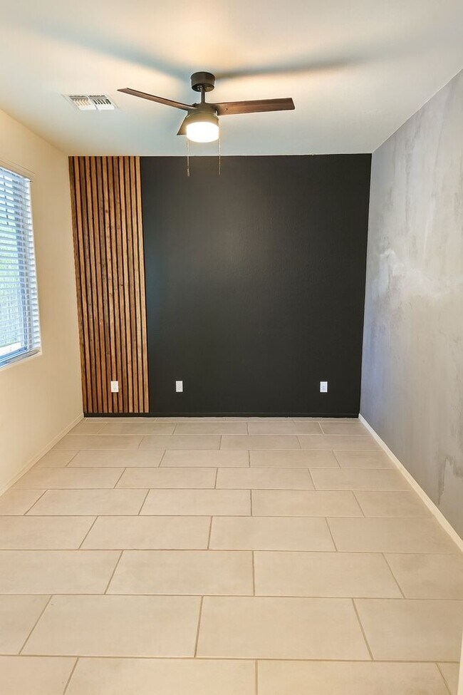 Building Photo - Charming 3BR House in Buckeye
