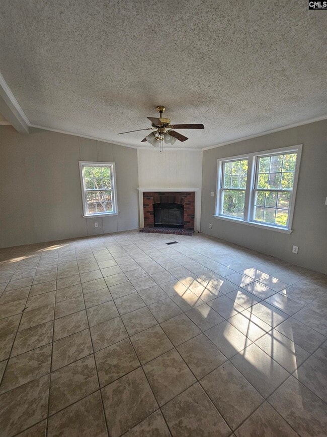 Building Photo - 117 E Woods Ct