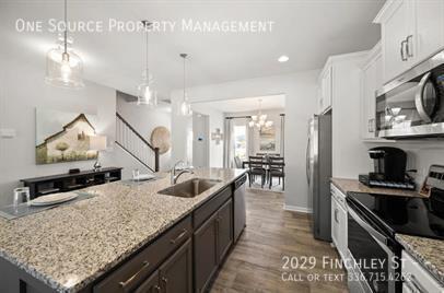 Building Photo - 2029 Finchley St