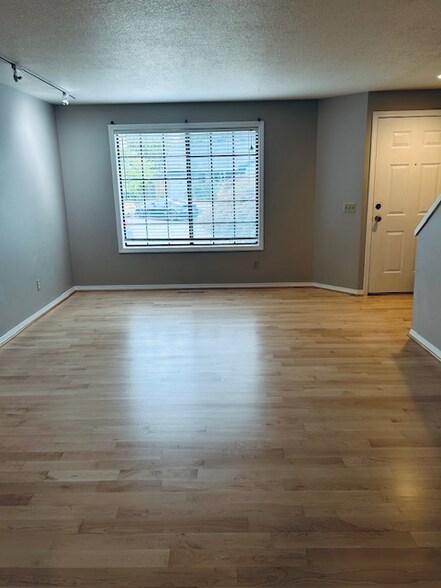 Building Photo - 16284 NW Lyndel Ln