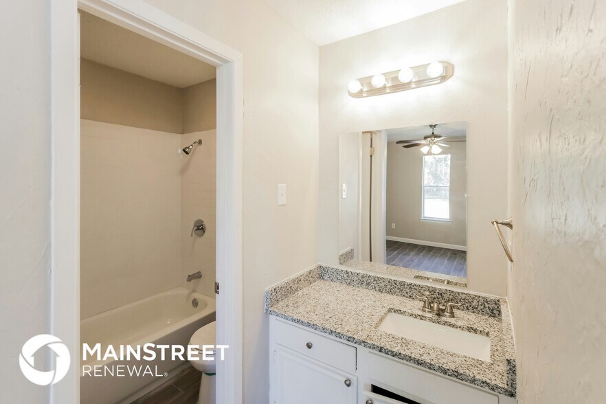 Building Photo - 4504 Via Del Norte