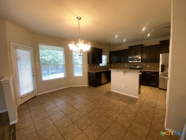 Building Photo - 3504 Lorne Dr