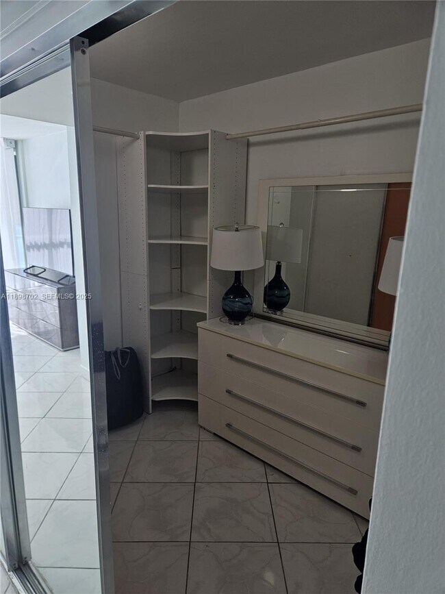 Building Photo - 16400 Collins Ave