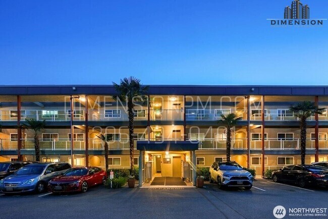 Building Photo - 1 Bedroom Condo with View in the heart of Bellvue!