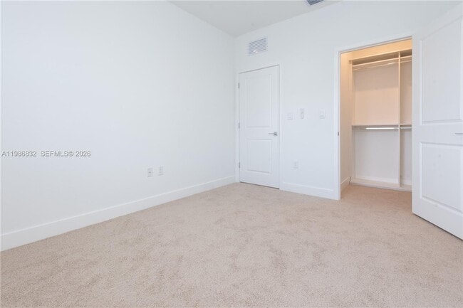 Building Photo - 230 SW 170th Ave