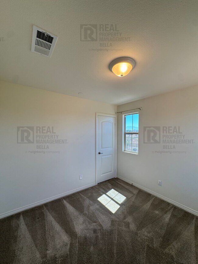 Building Photo - Spacious Menifee Home with Open Floor Plan, Walk-In Closets & Covered Patio