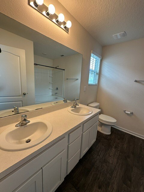 Building Photo - 3 Bedroom Home In Middleburg FL