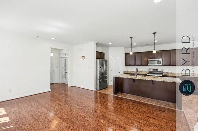 Building Photo - 16921 Thornapple Run