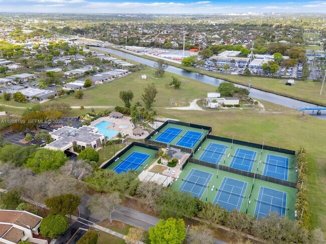 Building Photo - 7825 SW 103rd Pl