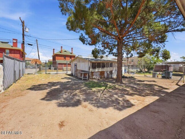 Building Photo - 921 Olive Ave